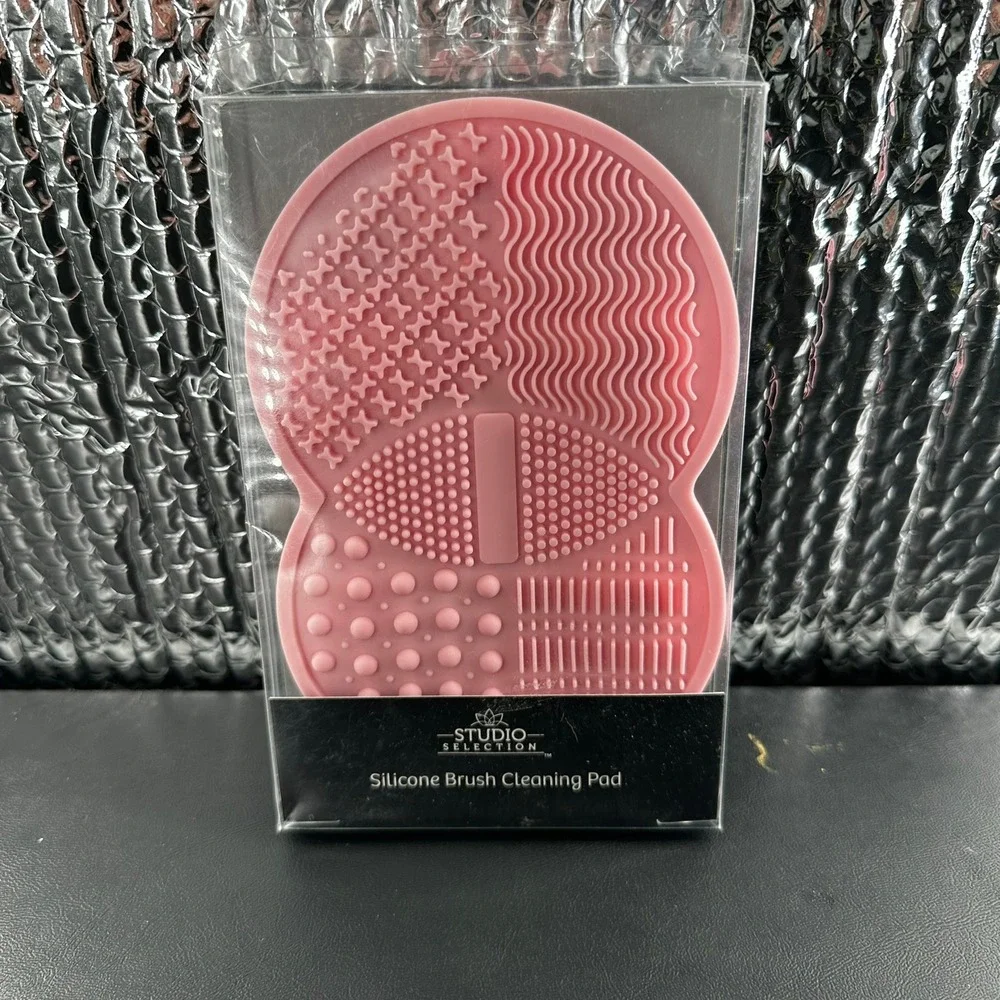 Studio Selection Silicone Brush‎ Cleaning Pad OS Pink Textured Makeup Scrubber